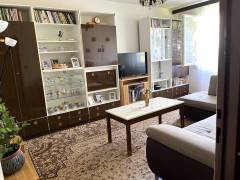 Priestranný trojizbový byt s loggiou v Detve na Kapustách